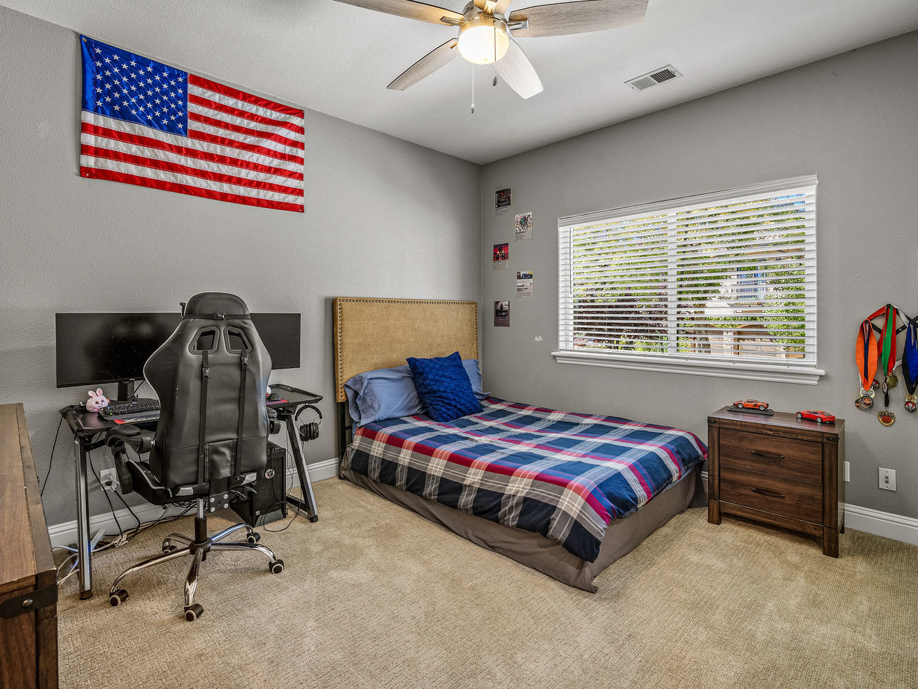 3071_LennoxDrive_Int_Bedroom3_1_01