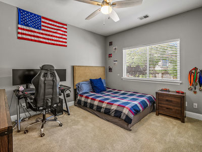 3071_LennoxDrive_Int_Bedroom3_1_01