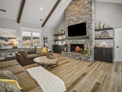 3071_LennoxDrive_Int_FamilyRoom_1_03_WithFire