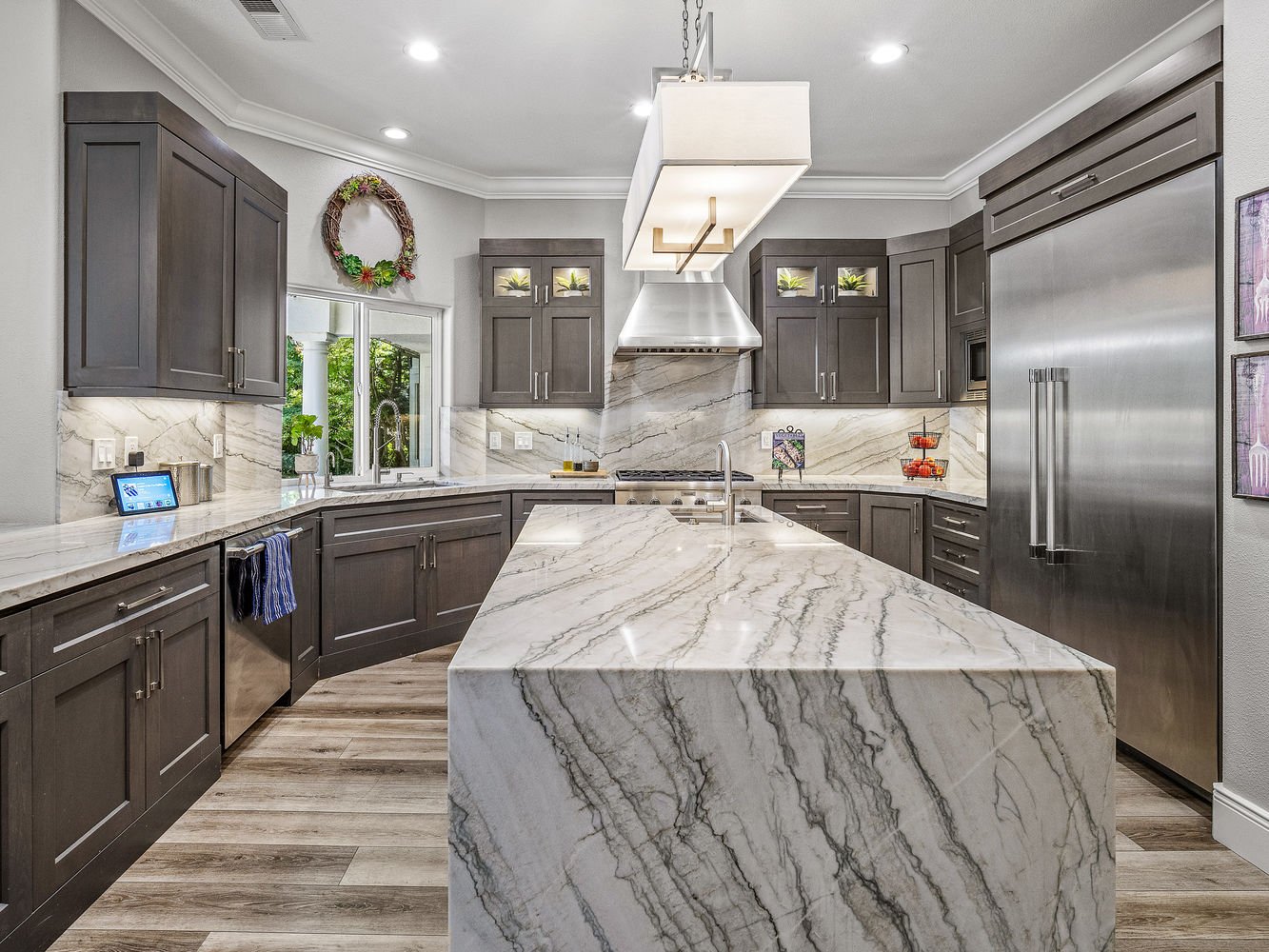 3071_LennoxDrive_Int_Kitchen_1_01