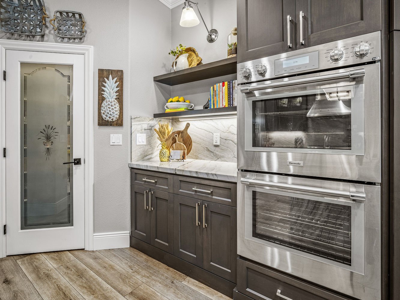 3071_LennoxDrive_Int_Kitchen_1_02