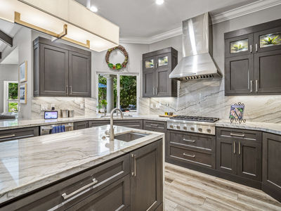 3071_LennoxDrive_Int_Kitchen_1_04