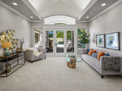 3071_LennoxDrive_Int_LivingRoom_1_01