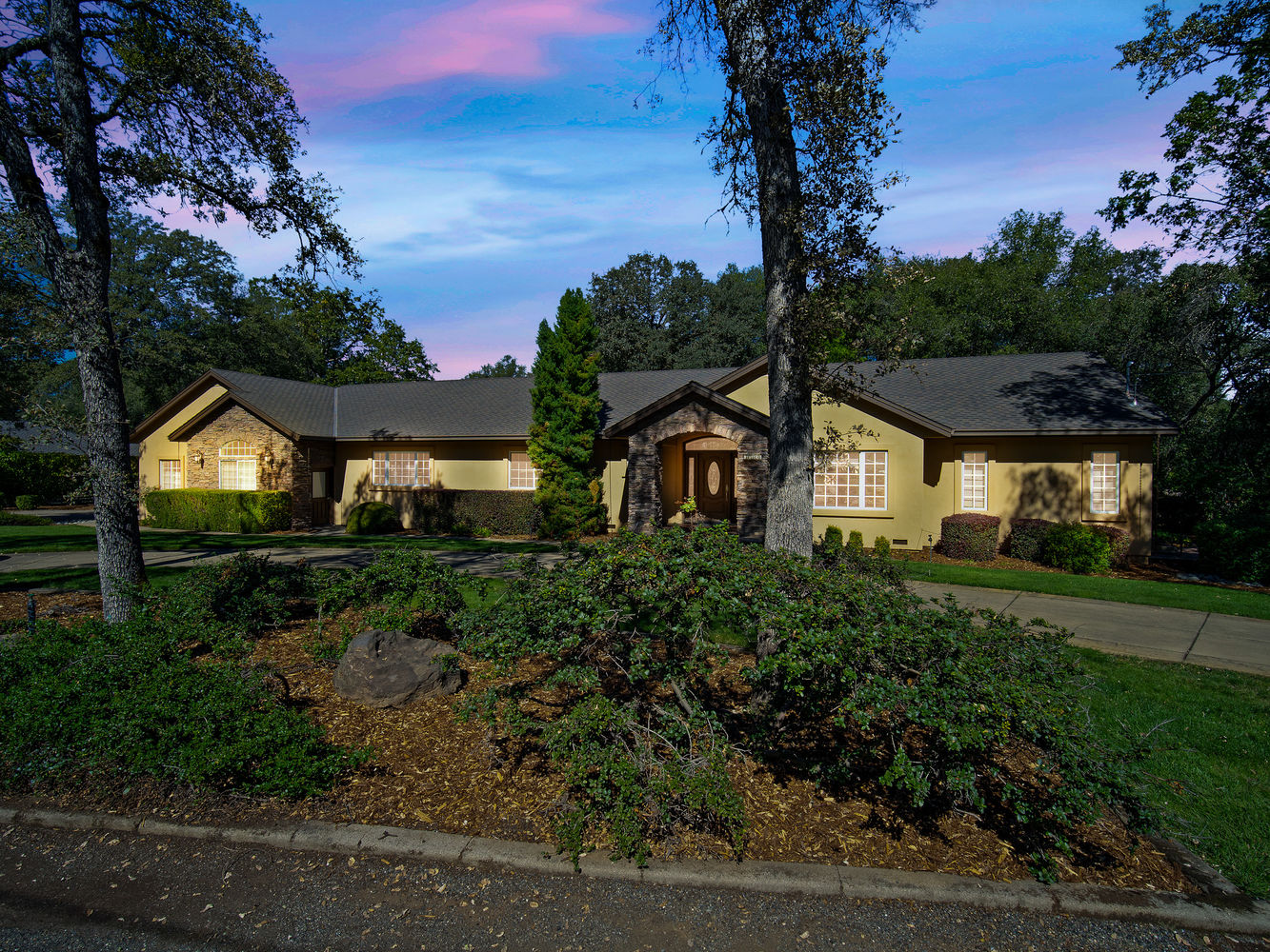 3720_WhisperingPinesLane_Ext_Front_1_01_Evening