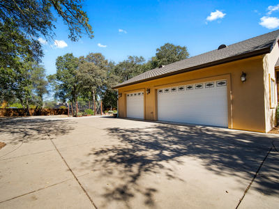 3720_WhisperingPinesLane_Ext_Front_1_07