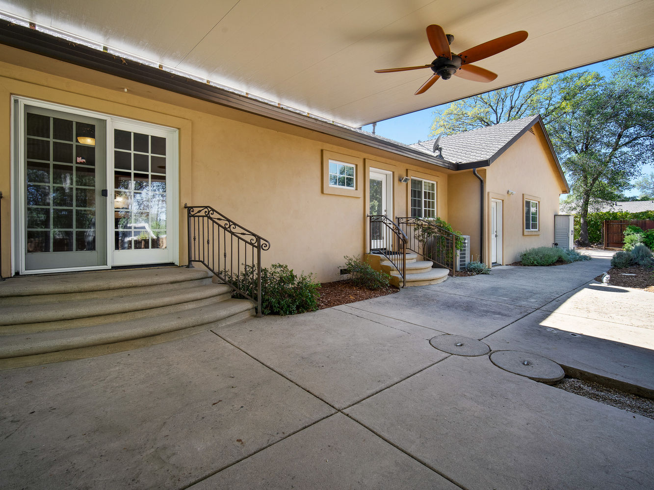 3720_WhisperingPinesLane_Ext_Rear_1_04