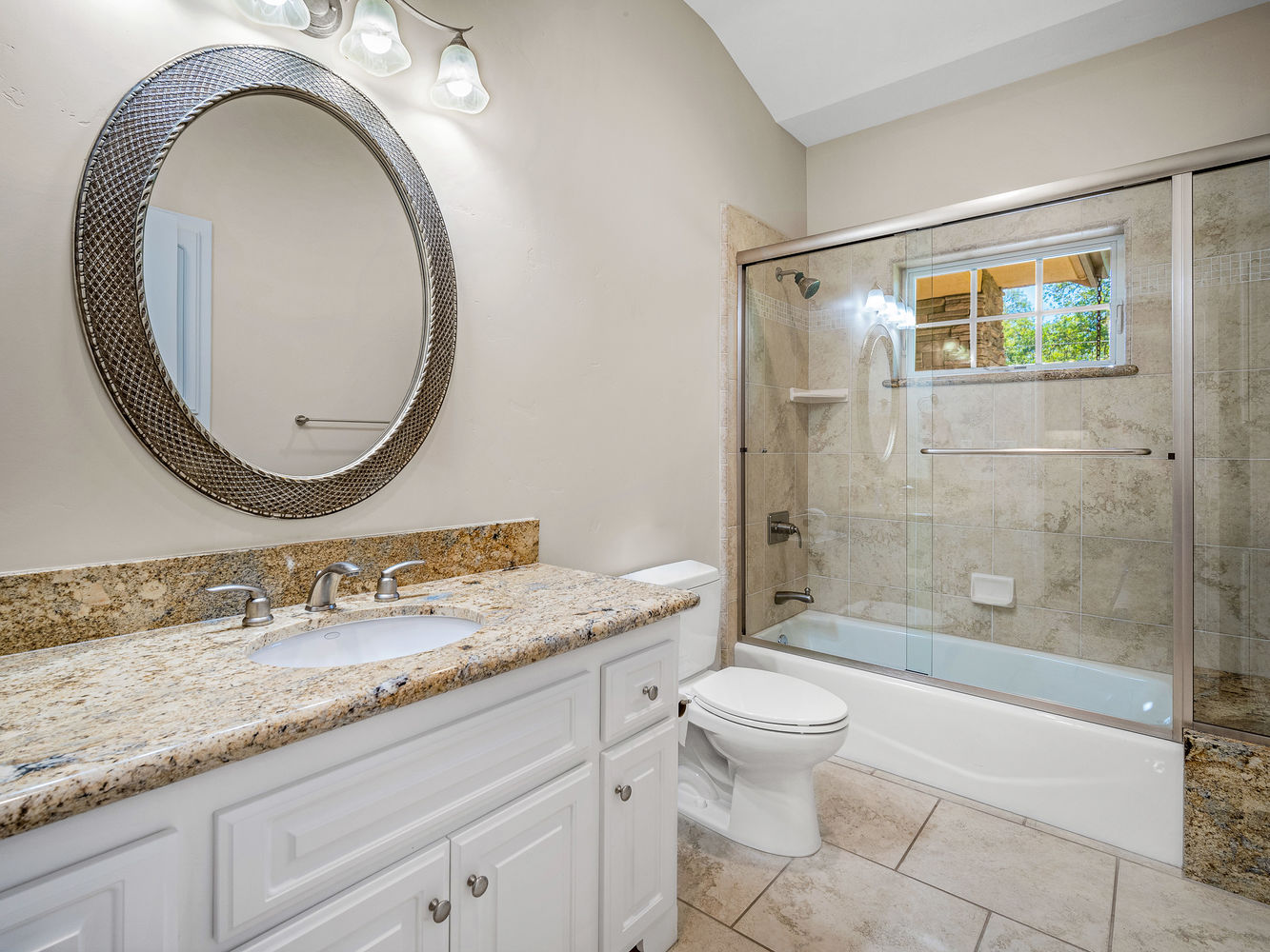 3720_WhisperingPinesLane_Int_Bathroom3_1_01