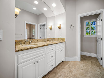 3720_WhisperingPinesLane_Int_Bedroom1_1_03