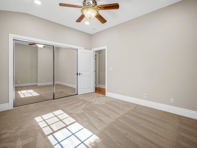 3720_WhisperingPinesLane_Int_Bedroom2_1_02