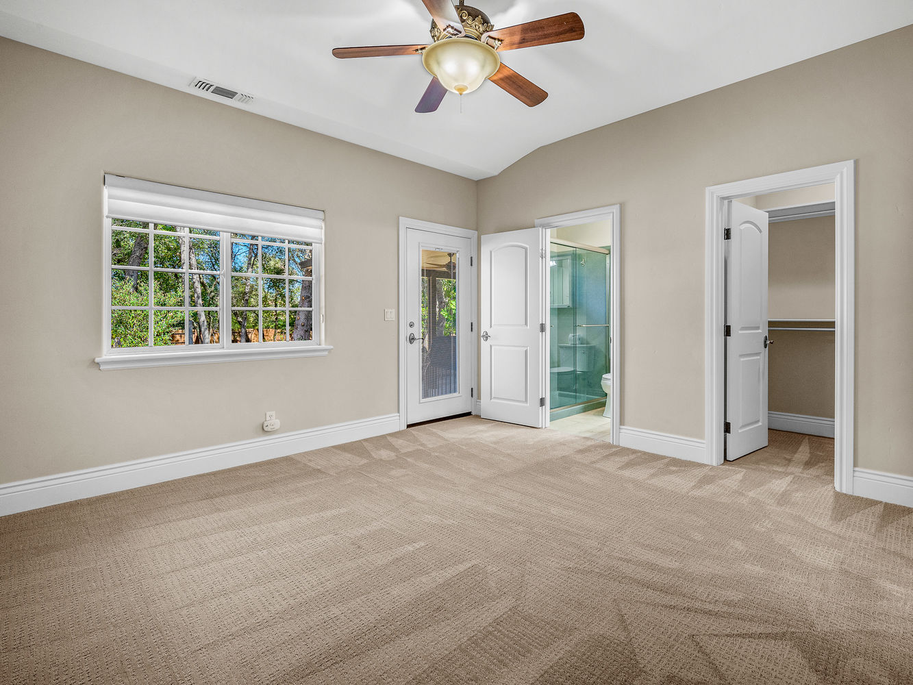 3720_WhisperingPinesLane_Int_Bedroom3_1_01