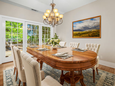3720_WhisperingPinesLane_Int_DiningRoom_1_01_Staged