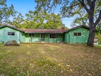 1999_LakehillsDrive_Ext_Front_1_02