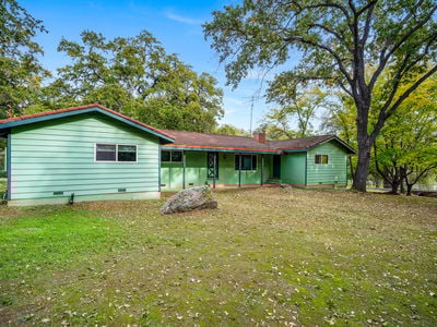 1999_LakehillsDrive_Ext_Front_1_03