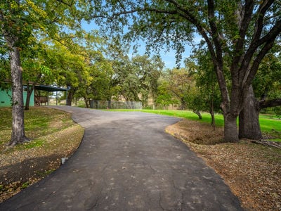 1999_LakehillsDrive_Ext_Front_1_06