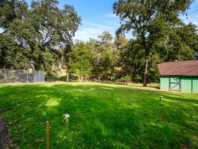 1999_LakehillsDrive_Ext_Rear_1_02