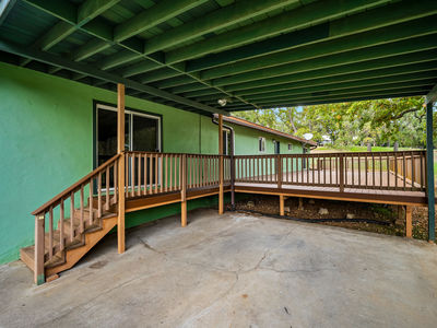 1999_LakehillsDrive_Ext_Rear_1_06