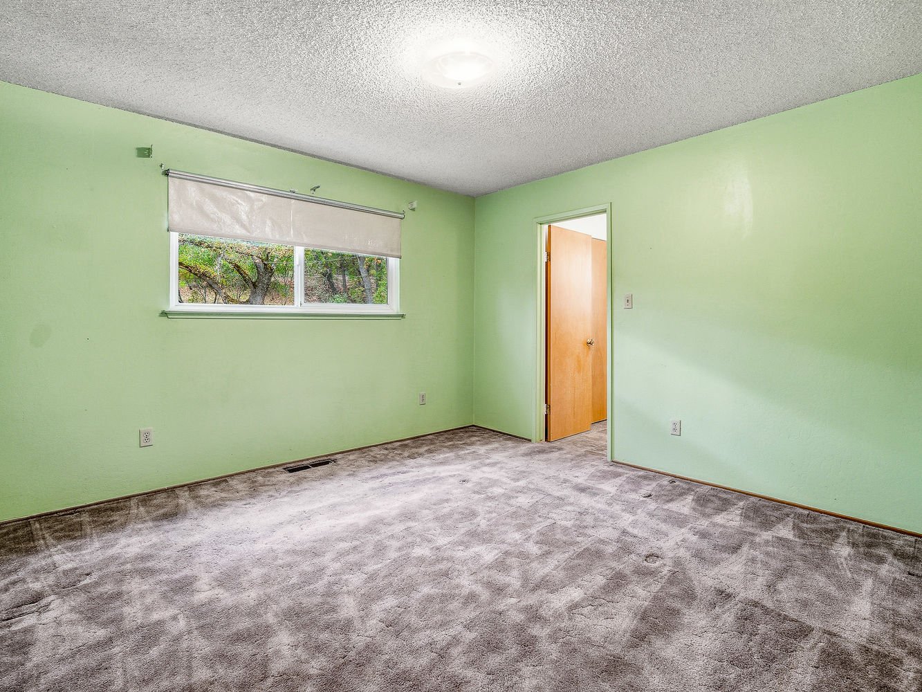 1999_LakehillsDrive_Int_Bedroom1_1_01