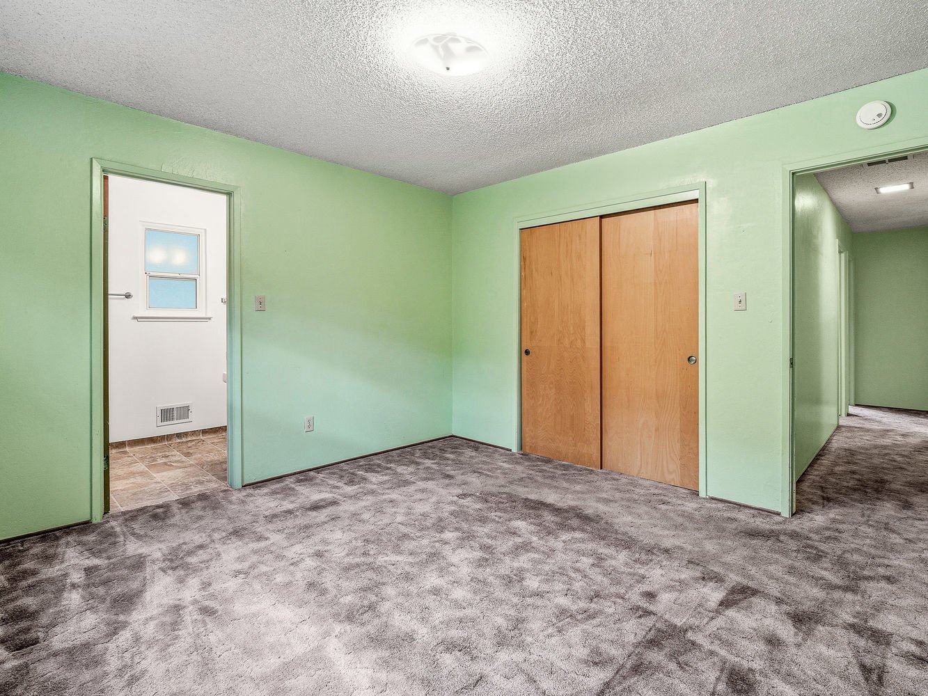 1999_LakehillsDrive_Int_Bedroom1_1_02