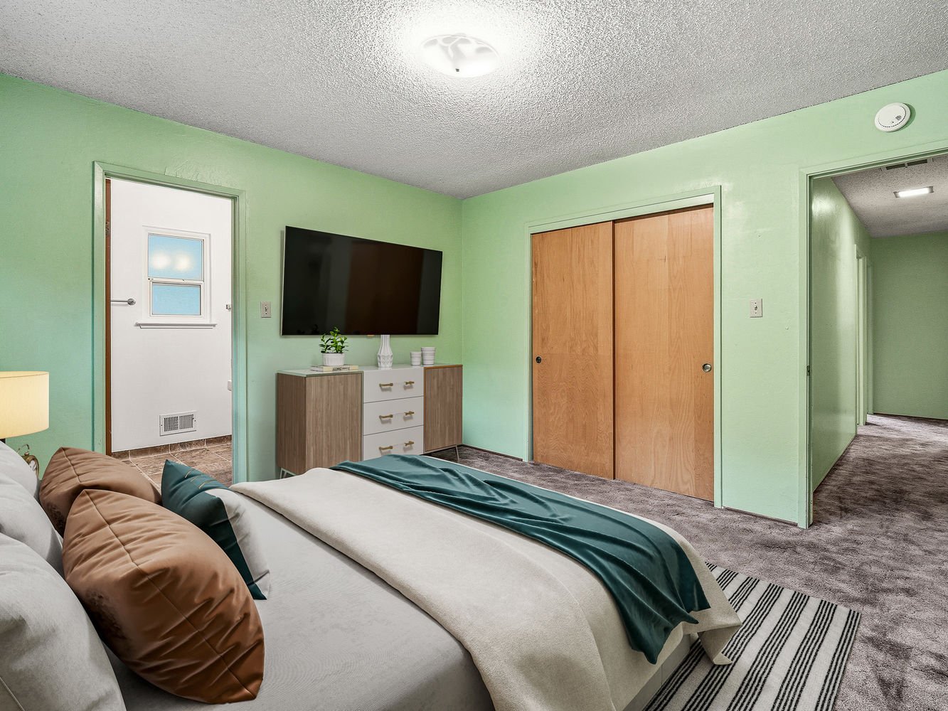 1999_LakehillsDrive_Int_Bedroom1_1_02_Staged