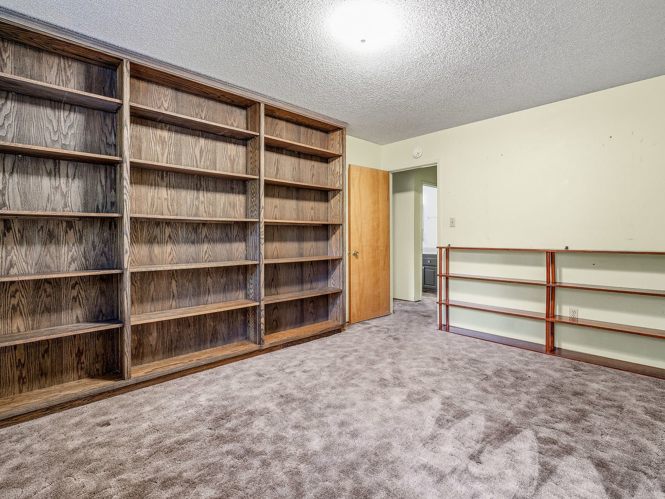 1999_LakehillsDrive_Int_Bedroom2_1_02