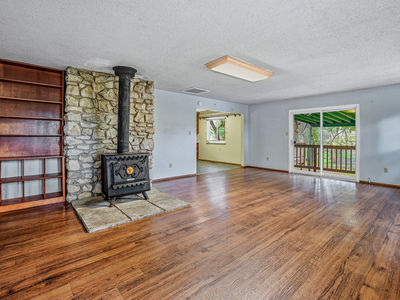 1999_LakehillsDrive_Int_FamilyRoom_1_02