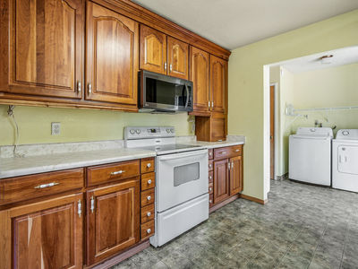 1999_LakehillsDrive_Int_Kitchen_1_03