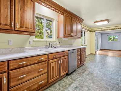 1999_LakehillsDrive_Int_Kitchen_1_04