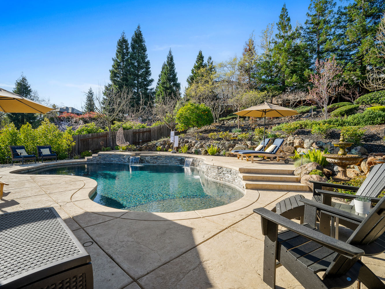 1154_TurquoiseWay_Ext_Rear_1_02