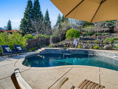 1154_TurquoiseWay_Ext_Rear_1_03