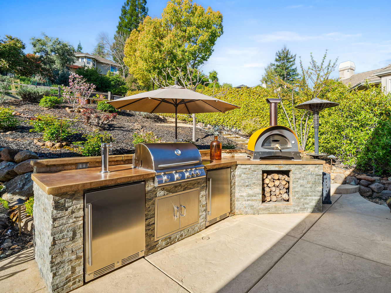 1154_TurquoiseWay_Ext_Rear_1_10