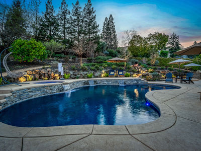 1154_TurquoiseWay_Ext_Rear_2_06