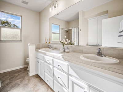 1154_TurquoiseWay_Int_Bathroom3_1_01