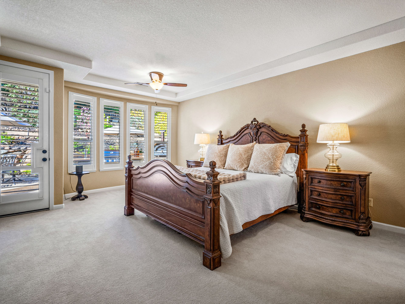 1154_TurquoiseWay_Int_Bedroom1_1_01