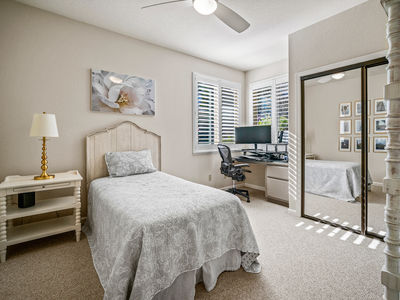 1154_TurquoiseWay_Int_Bedroom2_1_01