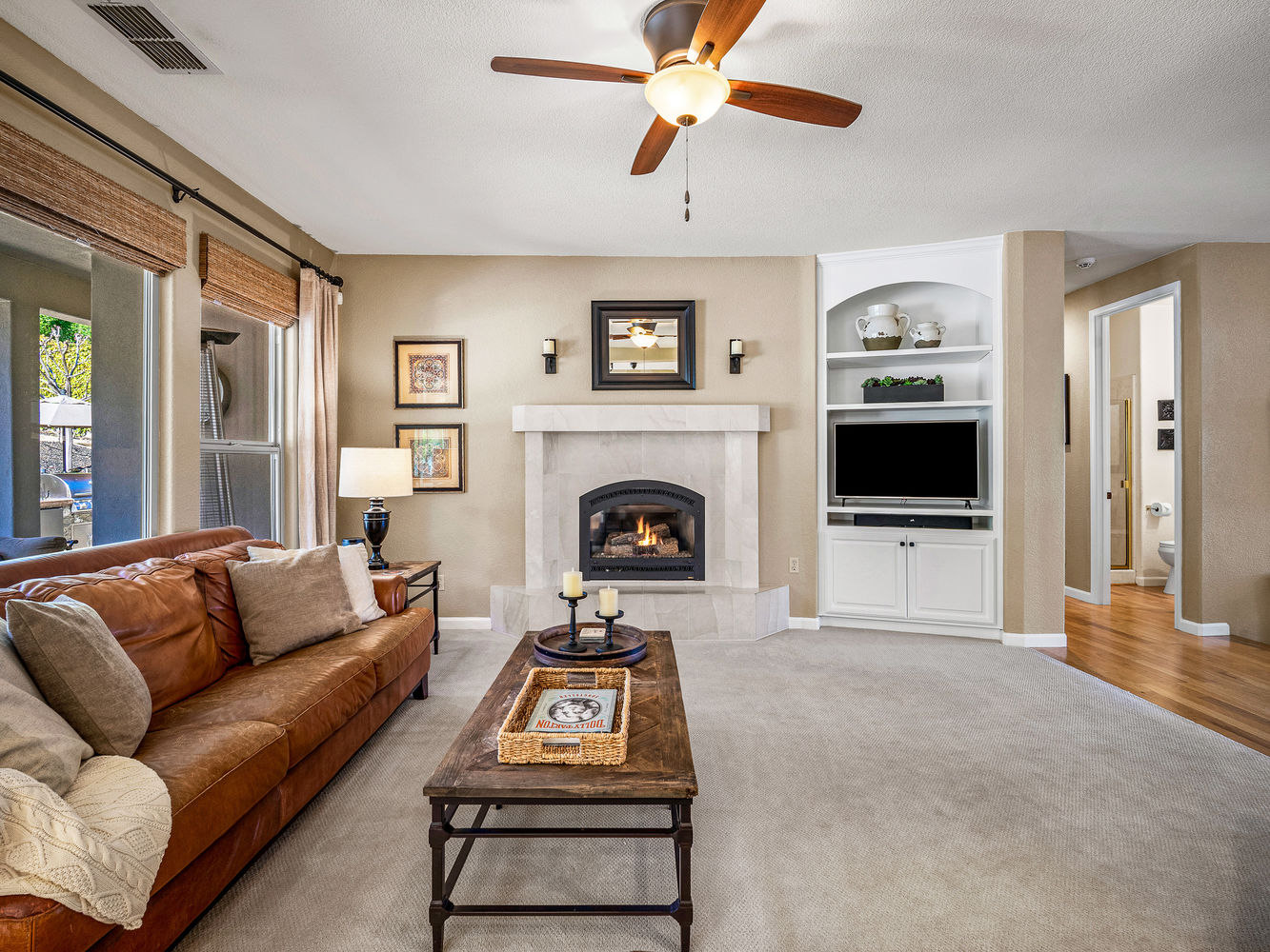 1154_TurquoiseWay_Int_FamilyRoom_1_02