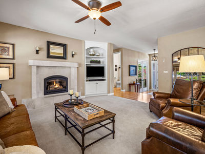 1154_TurquoiseWay_Int_FamilyRoom_1_03