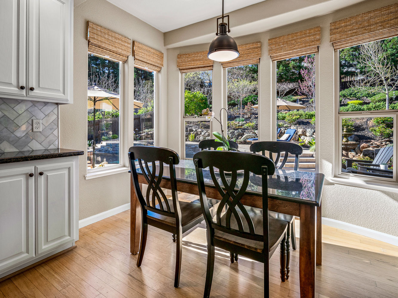 1154_TurquoiseWay_Int_Kitchen_1_03