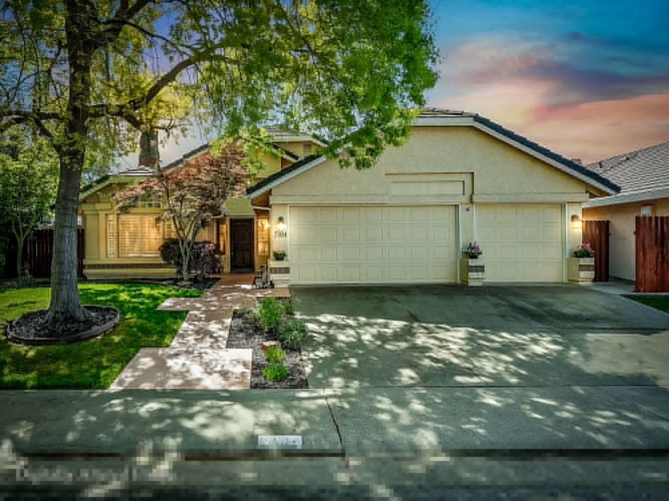 7104_BeaverFallsWay_Ext_Front_1_01_MLS_Evening