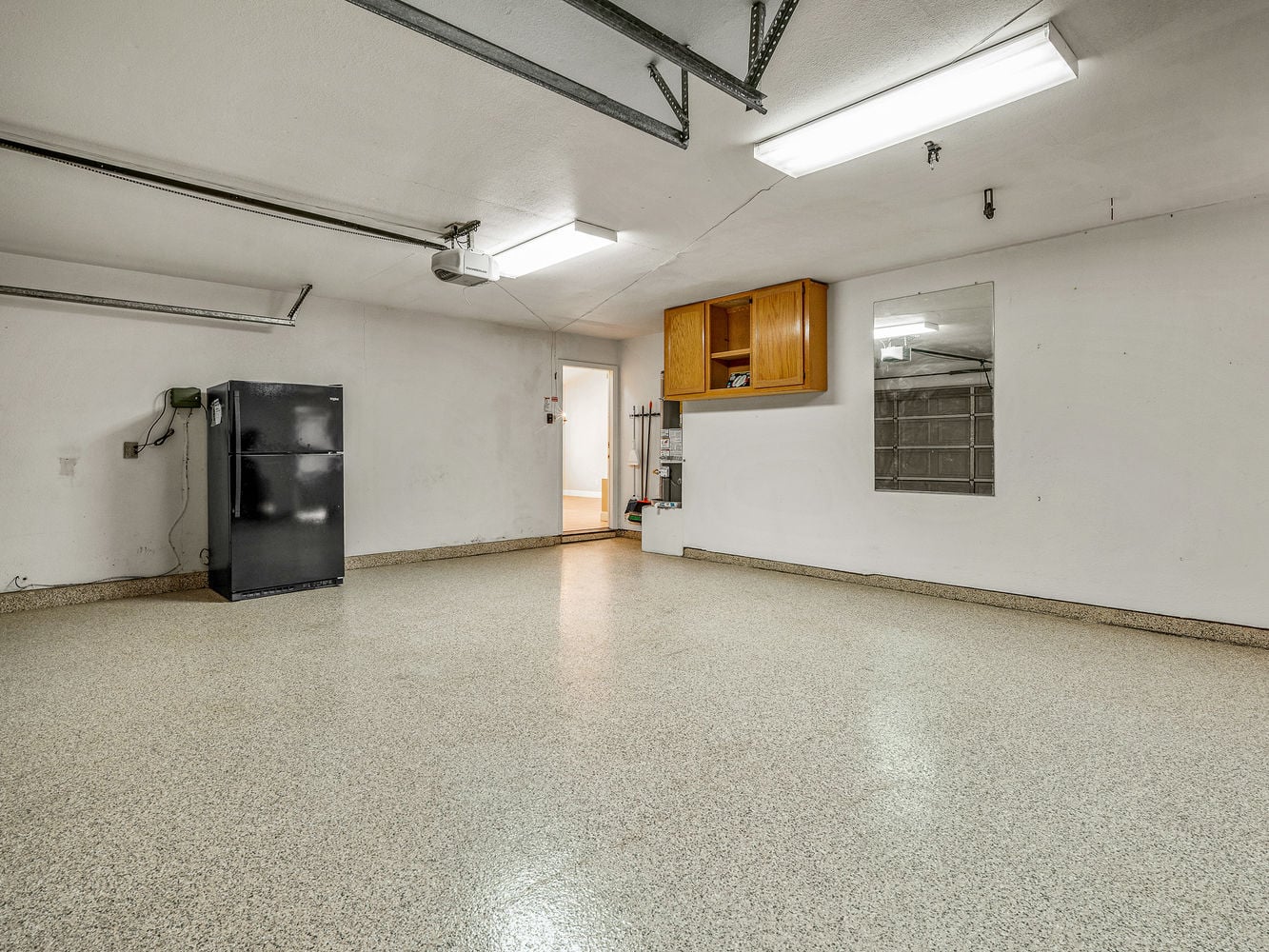 7104_BeaverFallsWay_Int_Garage_1_01