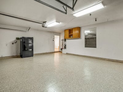 7104_BeaverFallsWay_Int_Garage_1_01