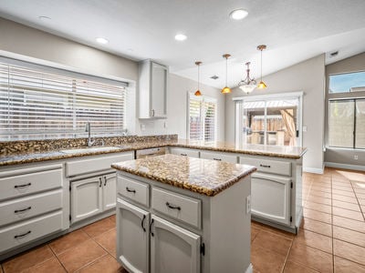 7104_BeaverFallsWay_Int_Kitchen_1_01