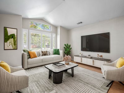 7104_BeaverFallsWay_Int_LivingRoom_1_01_Staged