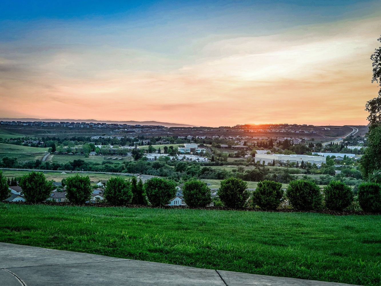 314_CobbleRockCourt_Ext_RearDetail_2_05