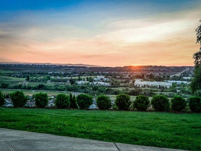 314_CobbleRockCourt_Ext_RearDetail_2_05