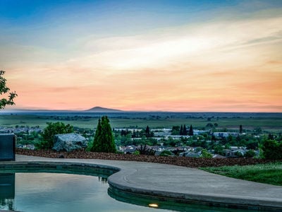 314_CobbleRockCourt_Ext_RearDetail_2_06