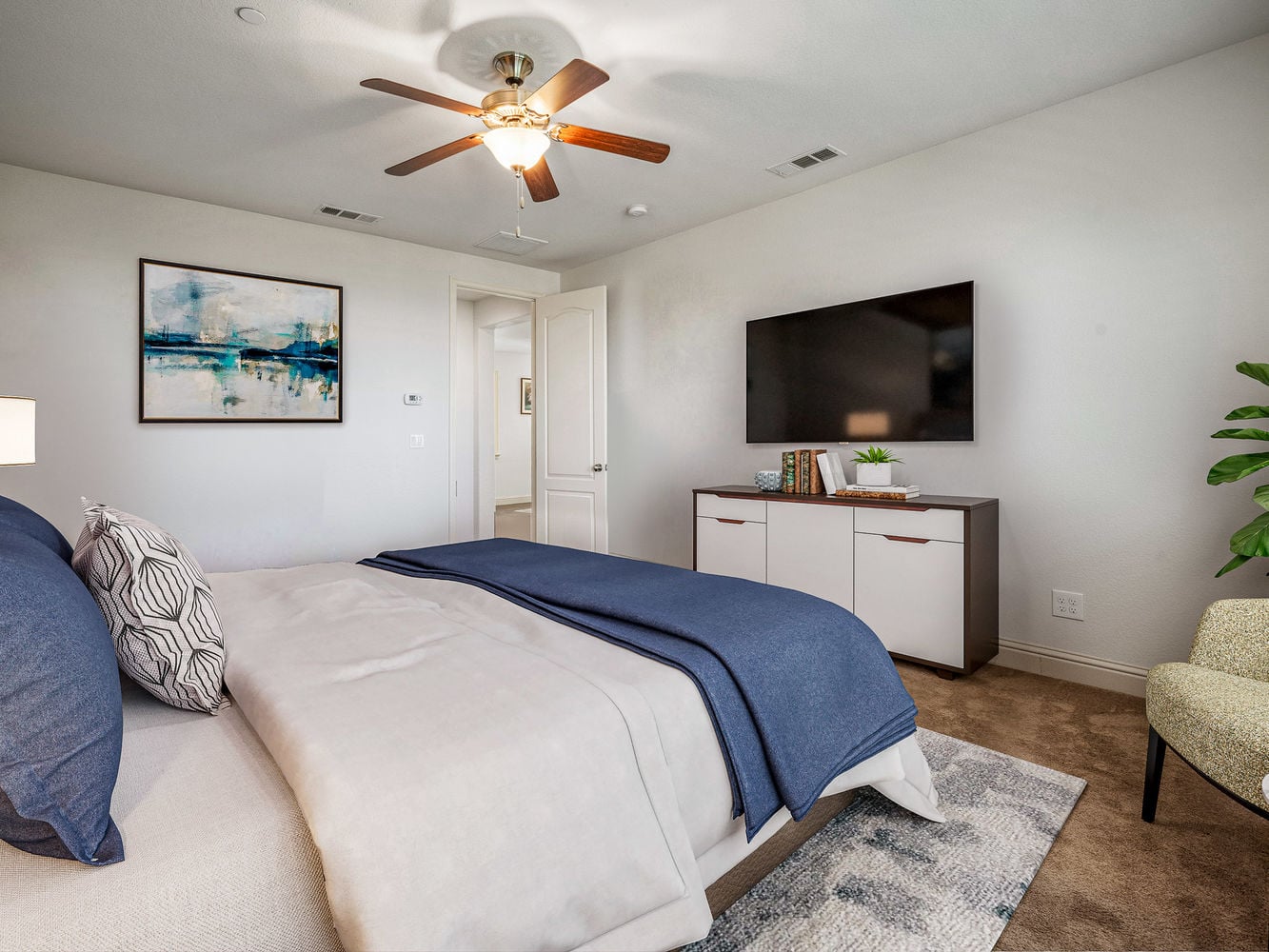 314_CobbleRockCourt_Int_Bedroom1_1_02_Staged