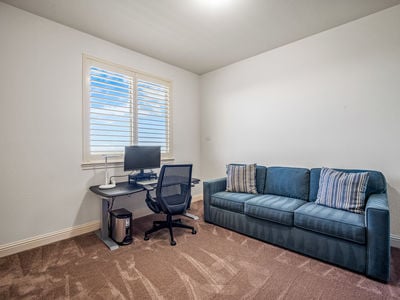 314_CobbleRockCourt_Int_Bedroom2_1_01