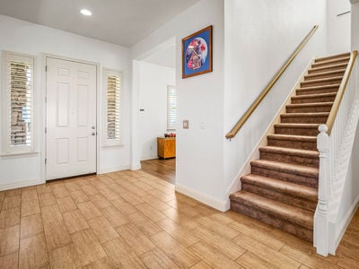 314_CobbleRockCourt_Int_Foyer_1_01