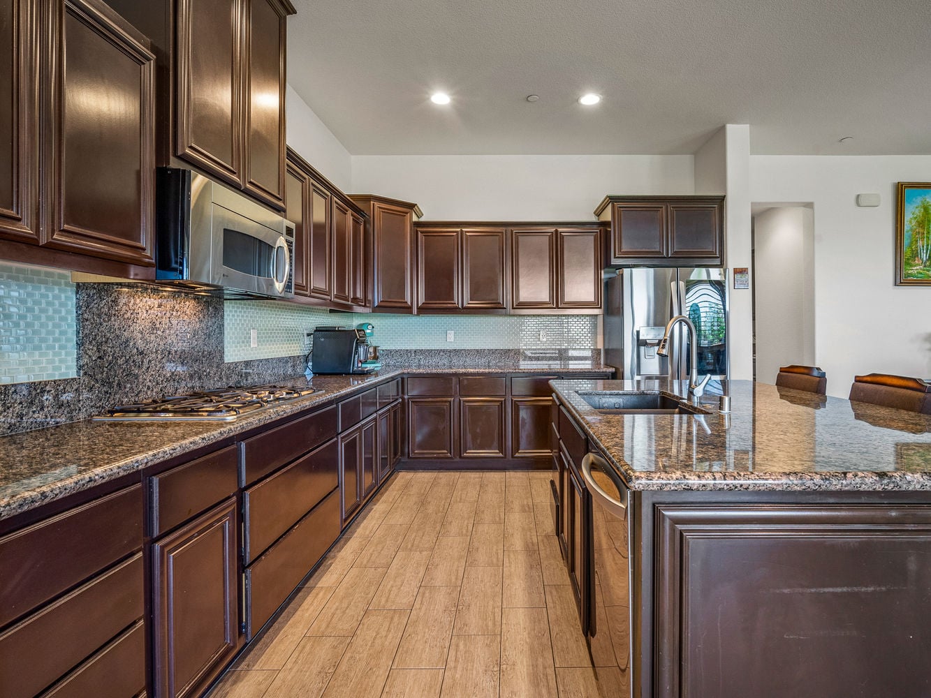 314_CobbleRockCourt_Int_Kitchen_1_04