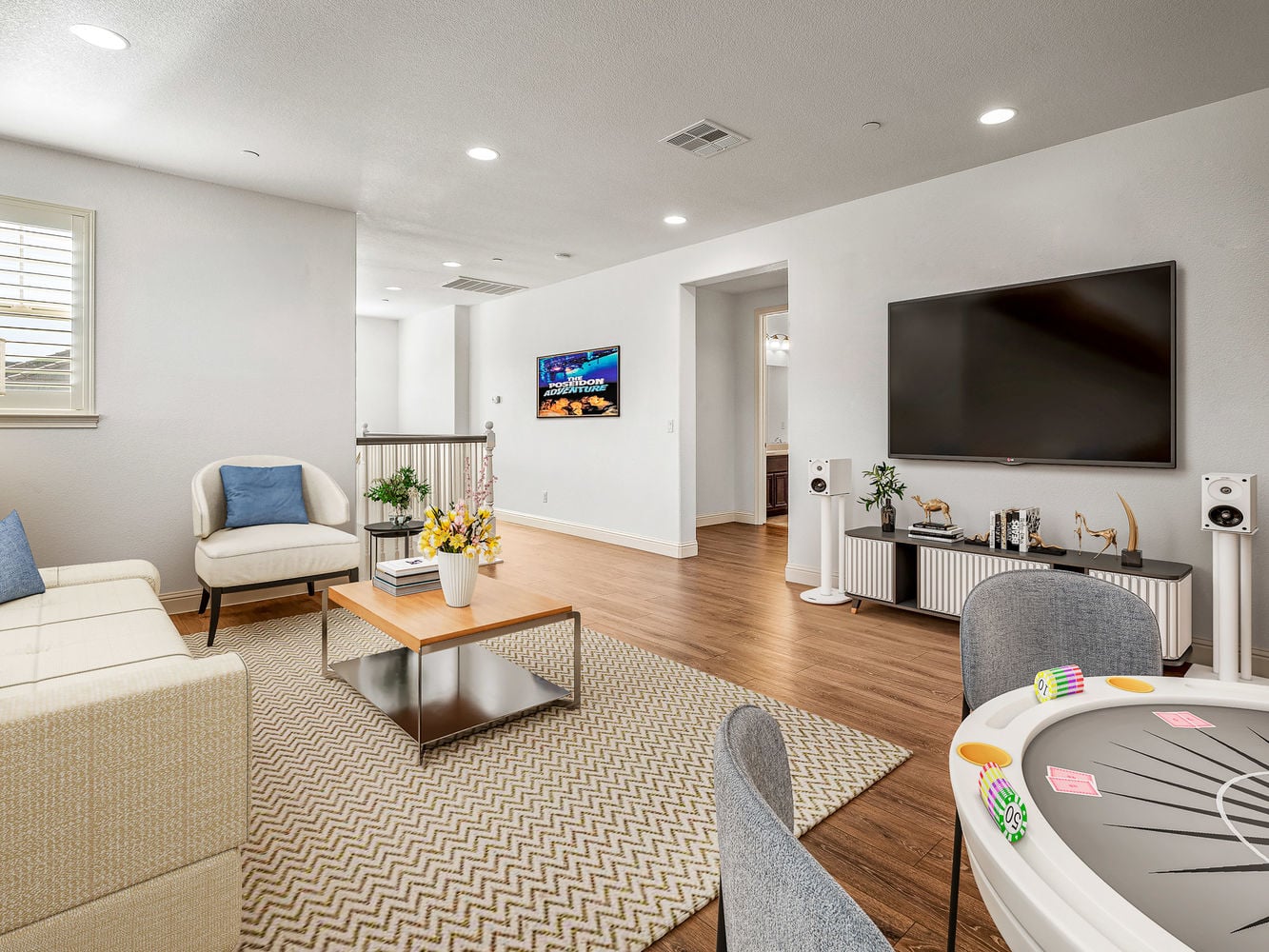 314_CobbleRockCourt_Int_Loft_1_03_Staged